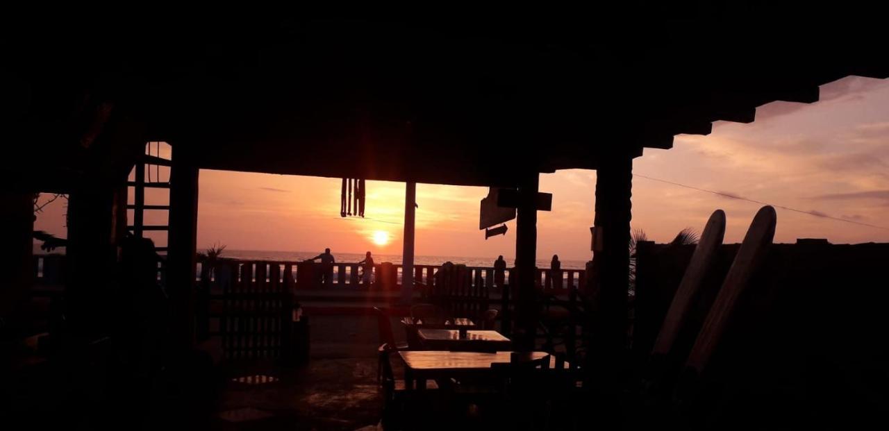 Hostal Mirada Al Mar Las Tunas エクステリア 写真