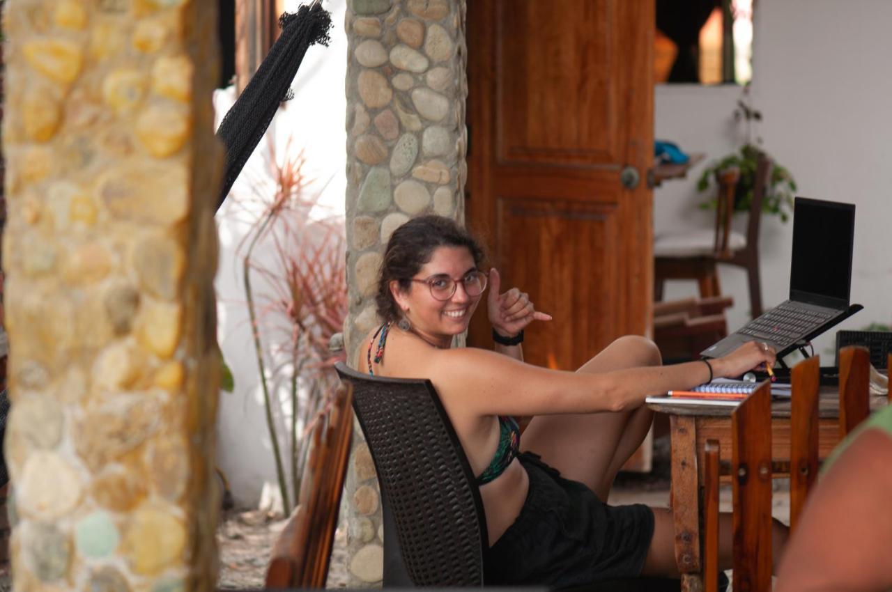 Hostal Mirada Al Mar Las Tunas エクステリア 写真