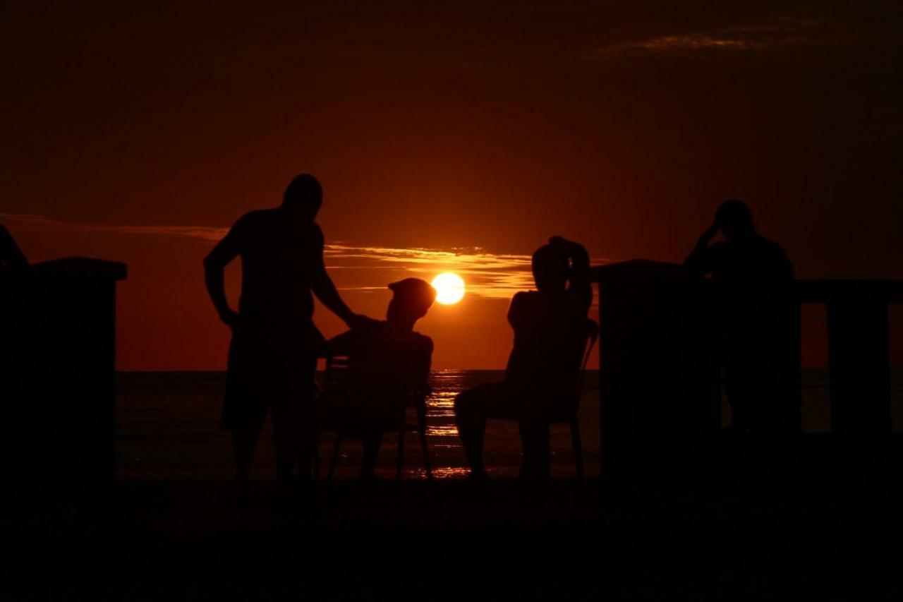 Hostal Mirada Al Mar Las Tunas エクステリア 写真