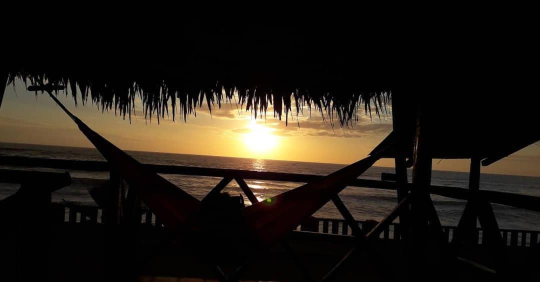 Hostal Mirada Al Mar Las Tunas エクステリア 写真